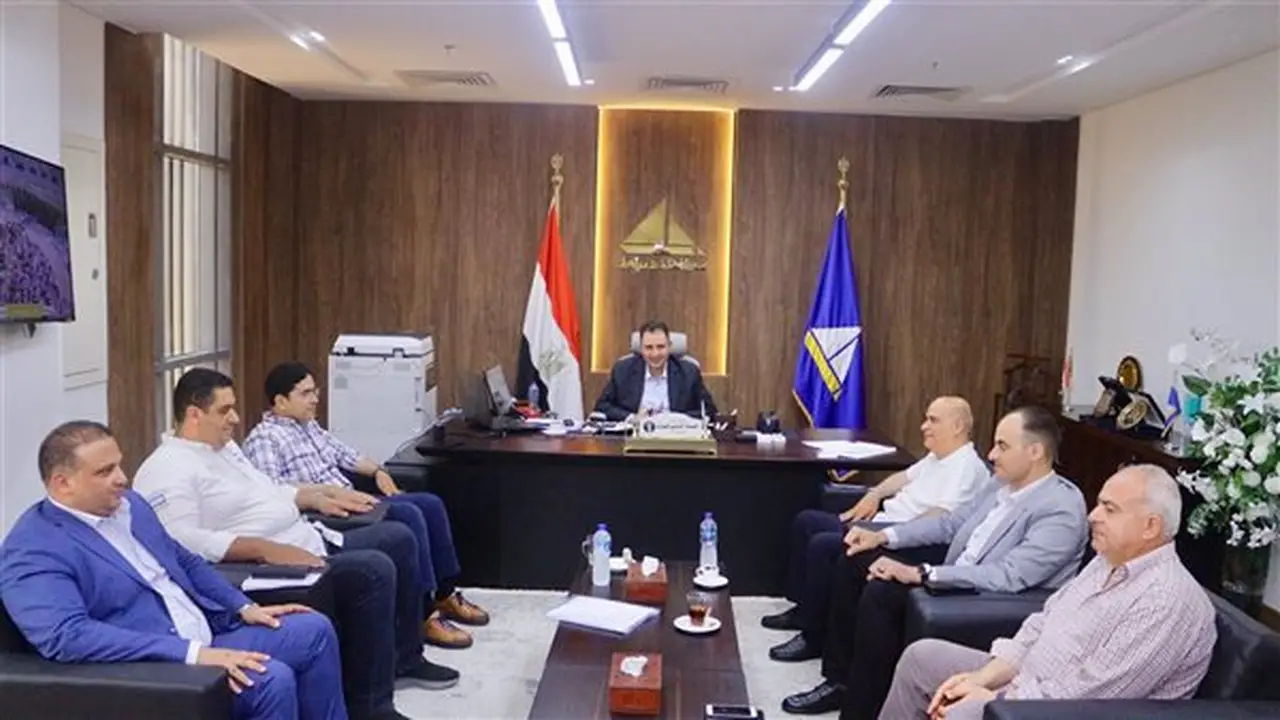 محافظ دمياط يناقش مع نواب البرلمان والشيوخ ملفات التنمية وخدمات المواطنين