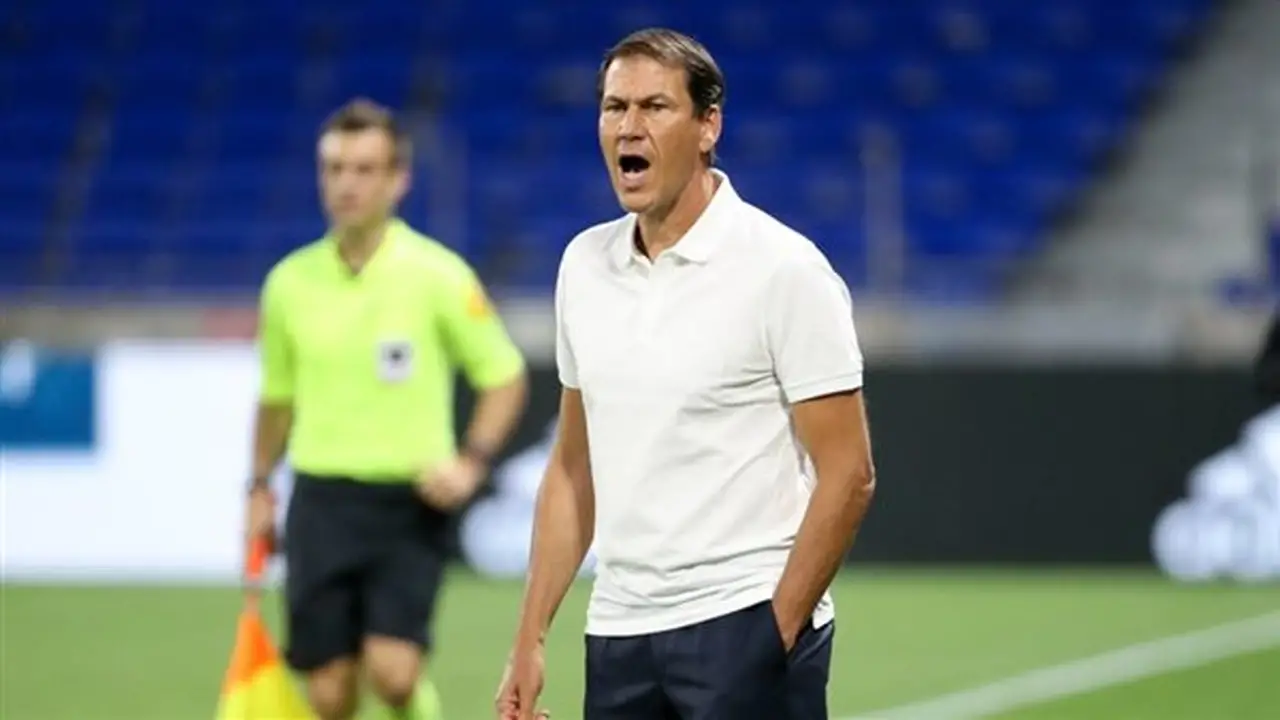 مدرب بلجيكا ينتقد الفيفا بسبب قرار رفع الإيقاف عن مهاجم أمريكا في كأس العالم