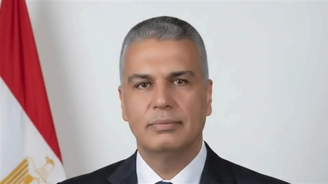 محافظ جنوب سيناء يوجه بعقد مؤتمرات جماهيرية أسبوعية للاستماع إلى مطالب المواطنين