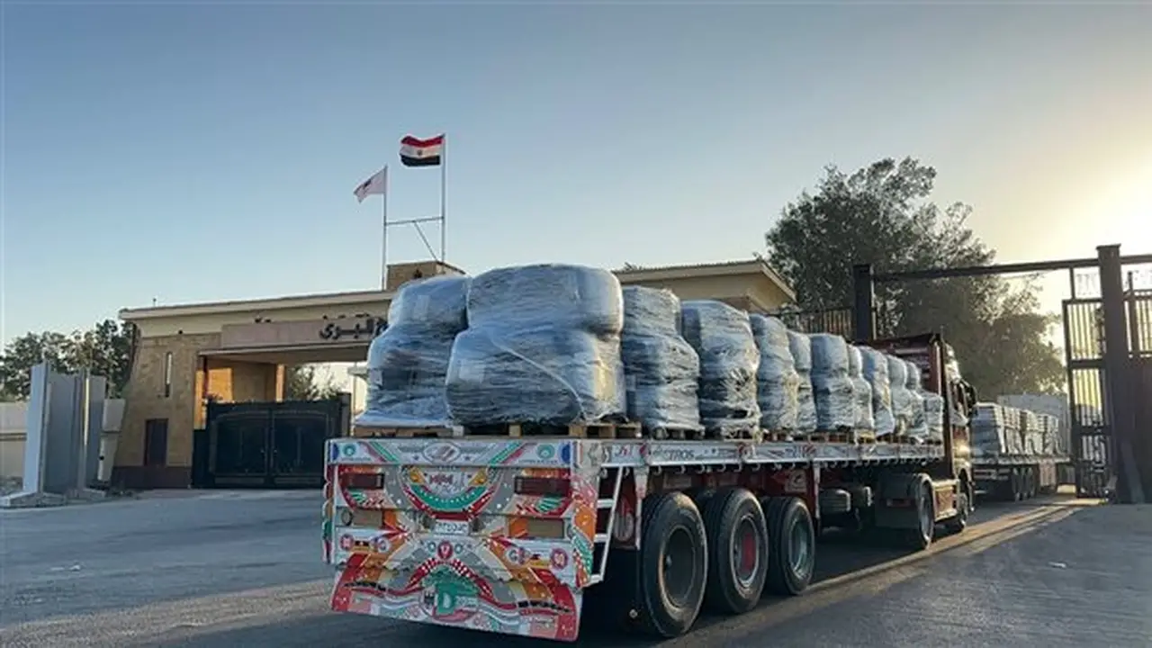 تفاصيل قافلة «زاد العزة 228» المحملة بالمساعدات إلى غزة