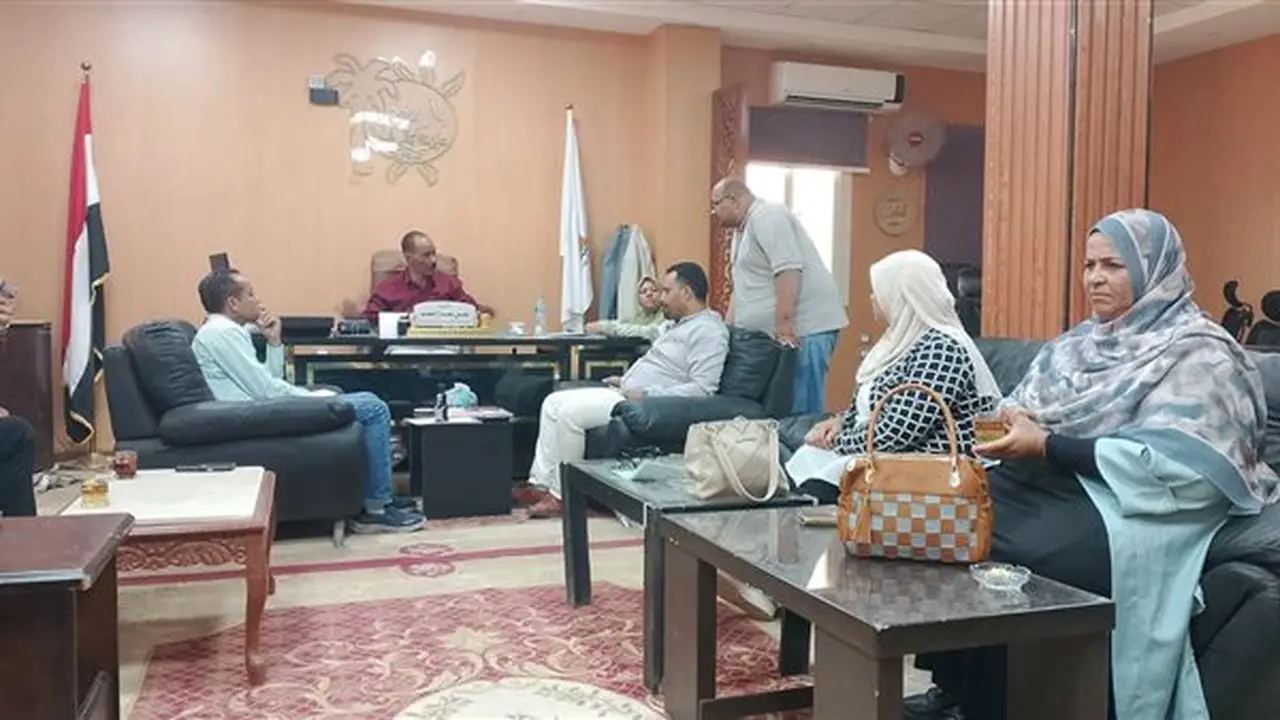 تحصيل مستحقات الدولة ومواجهة التعديات في مقدمة أولويات مركز باريس بالوادي الجديد