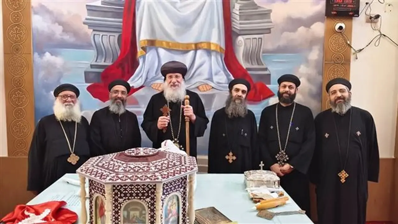 الأنبا فام يرسم شمامسة جدد في إيبارشية شرق المنيا