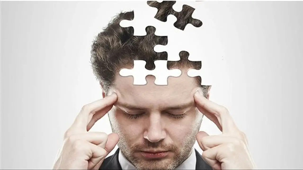 عادات تؤثر سلبًا على الذاكرة والتركيز: 7 أطعمة لدعم صحة المخ