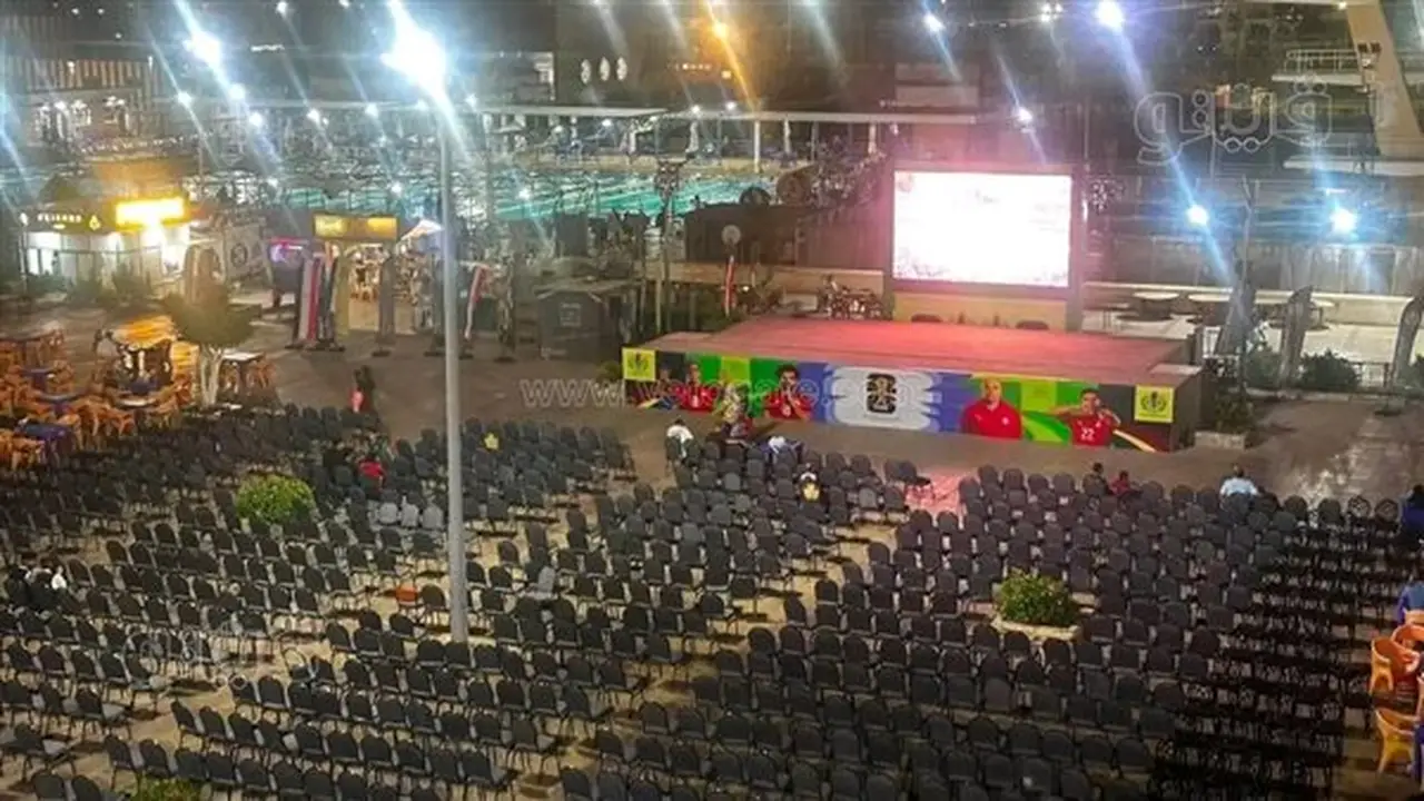 استعدادات مدينة العاشر من رمضان لمتابعة مباراة مصر والأرجنتين في Fan Zone بشاشة عملاقة وآلاف المقاعد