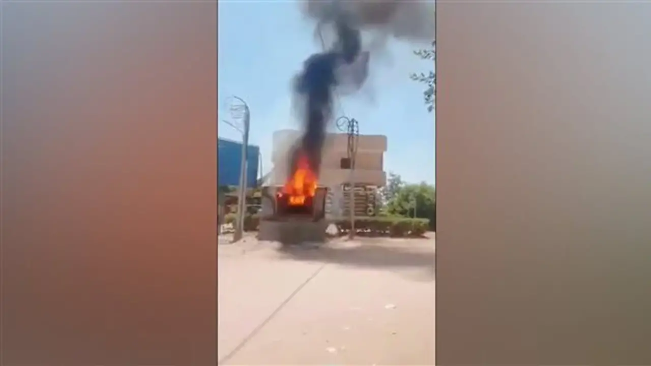 استدعاء مالك كشك نشب به حريق في النزهة لسماع أقواله