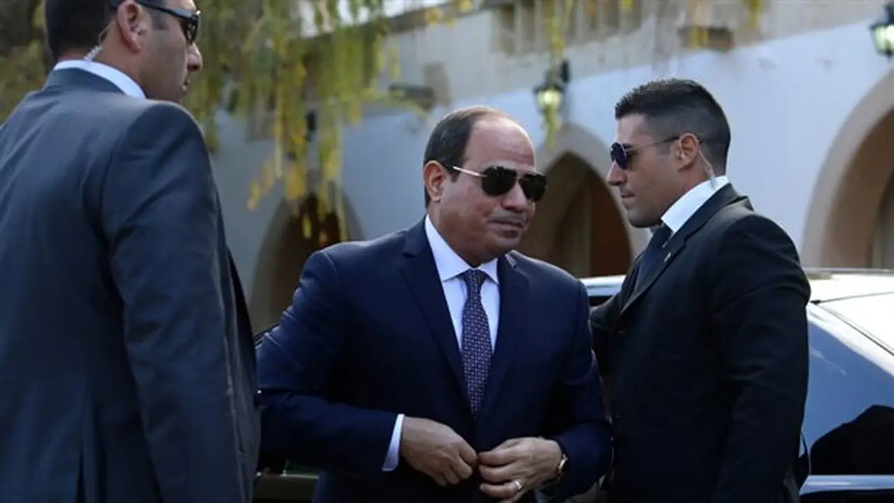 السيسي يتفقد إمكانيات أجهزة الدولة لمواجهة الأزمات والكوارث في القيادة الاستراتيجية بالعاصمة الجديدة