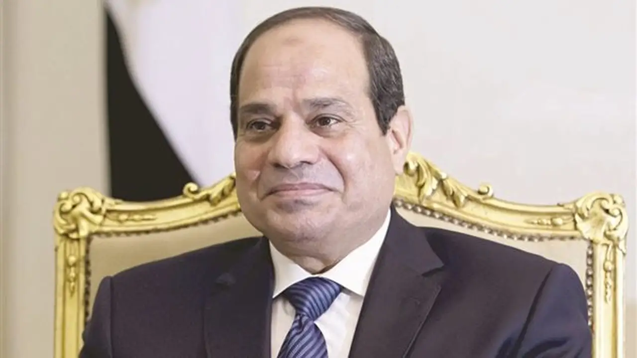 السيسي يشاهد استعراضًا جويًا لطائرات مكافحة الإرهاب وتأمين قناة السويس