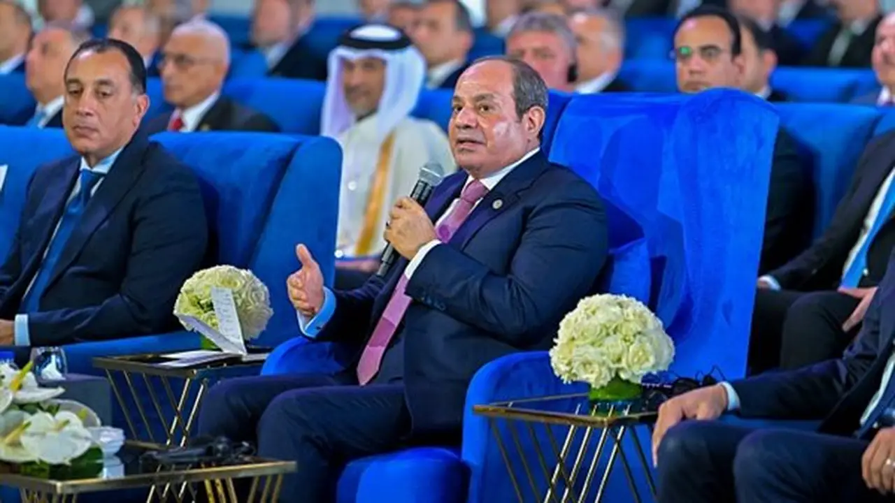 10 رسائل بارزة من السيسي خلال استعراض إمكانيات الدولة لمواجهة الأزمات والكوارث