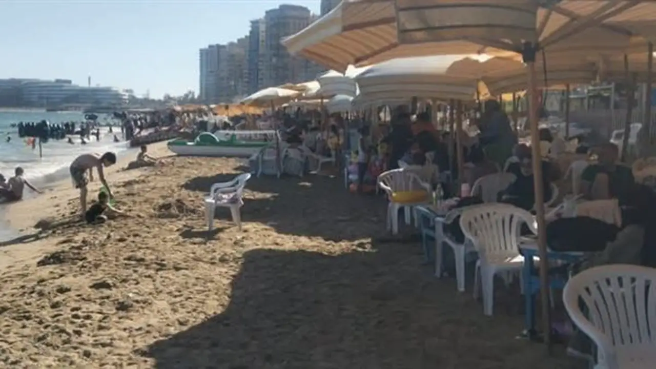 محافظة الإسكندرية تمنع دخول المصطافين إلى شواطئ العجمي