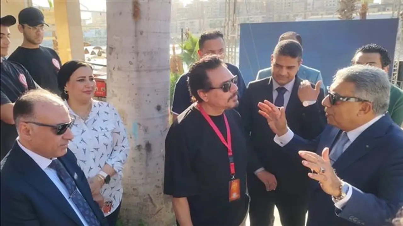 محافظ الدقهلية يتفقد انطلاق المهرجان القومي للمسرح في مكتبة مصر العامة
