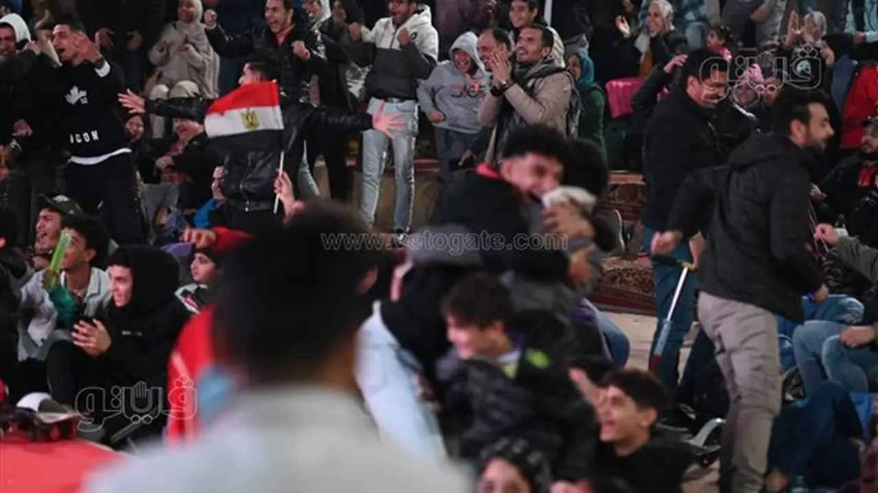 جماهير القليوبية تدعم منتخب مصر أمام الأرجنتين بالأعلام والهتافات (فيديو)