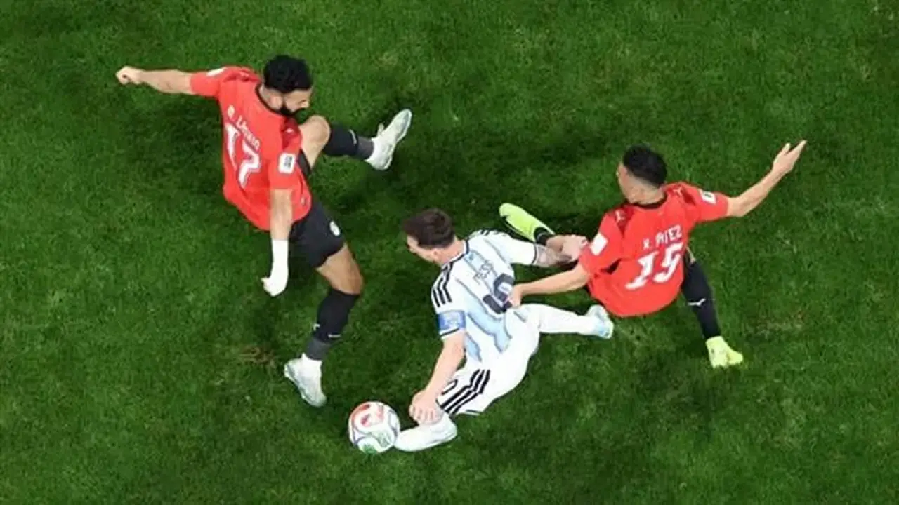 منتخب مصر يتفوق على الأرجنتين وشوبير يتصدى لركلة جزاء ميسي في أول نصف ساعة