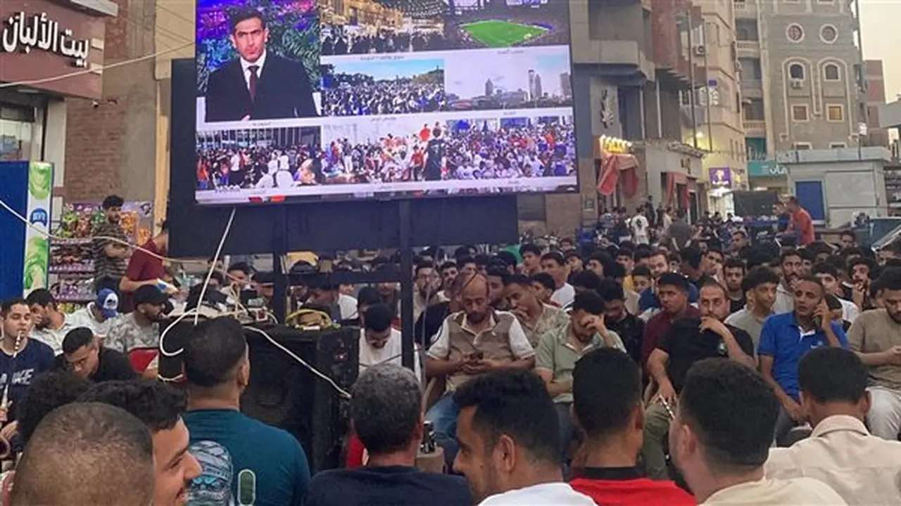 فرحة كبيرة في المنوفية بعد هدف ياسر إبراهيم وتألق مصطفى شوبير أمام الأرجنتين (فيديو)