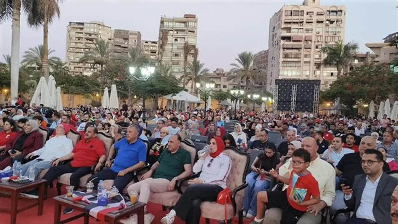 جماهير نادي جزيرة الورد بالمنصورة تعبر عن فرحتها في الشوط الأول (فيديو وصور)