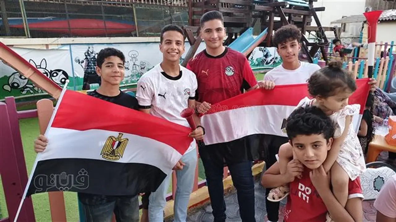 أجواء احتفالية في نادي السلام ببورفؤاد خلال مباراة مصر والأرجنتين (فيديو)