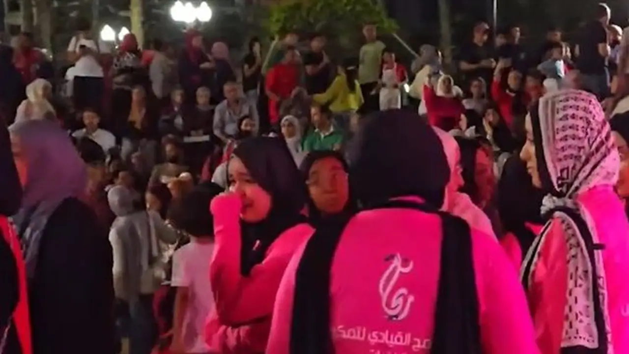 دموع الجماهير تفيض بعد وداع منتخب مصر من كأس العالم (فيديو)