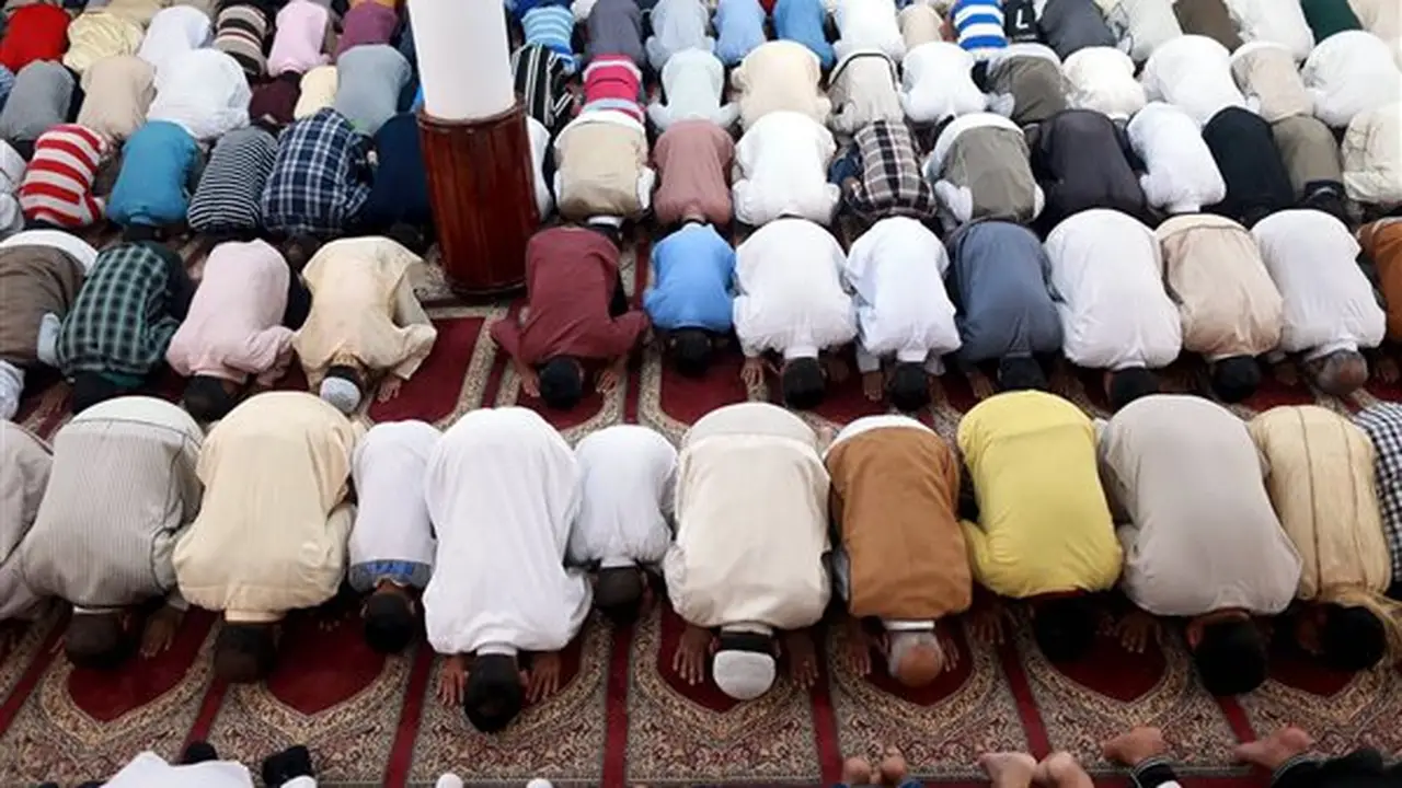 مواقيت الصلاة اليوم الأربعاء: موعد أذان الظهر في القاهرة والمحافظات