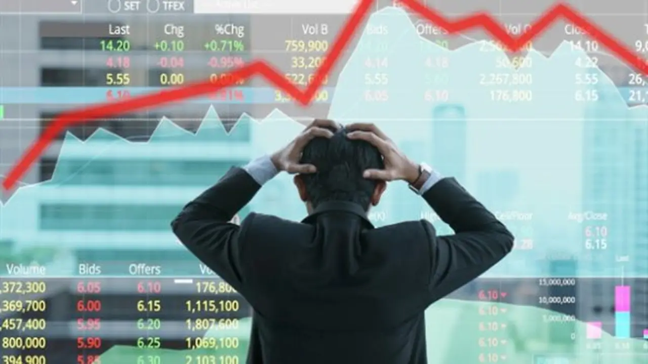التصعيد الأمريكي ضد إيران يثير تقلبات في أسواق النفط والذهب والدولار