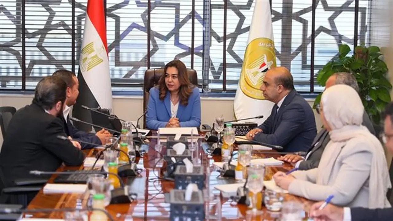 منال عوض: إطلاق شبكة وطنية لجمع الأدوية منتهية الصلاحية