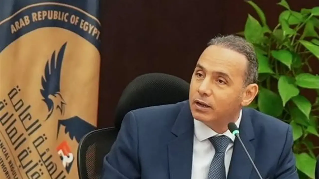 عزام يرأس اجتماعًا تشاوريًا لتعزيز التعاون بين الرقابة المالية والبورصة ومصلحة الضرائب