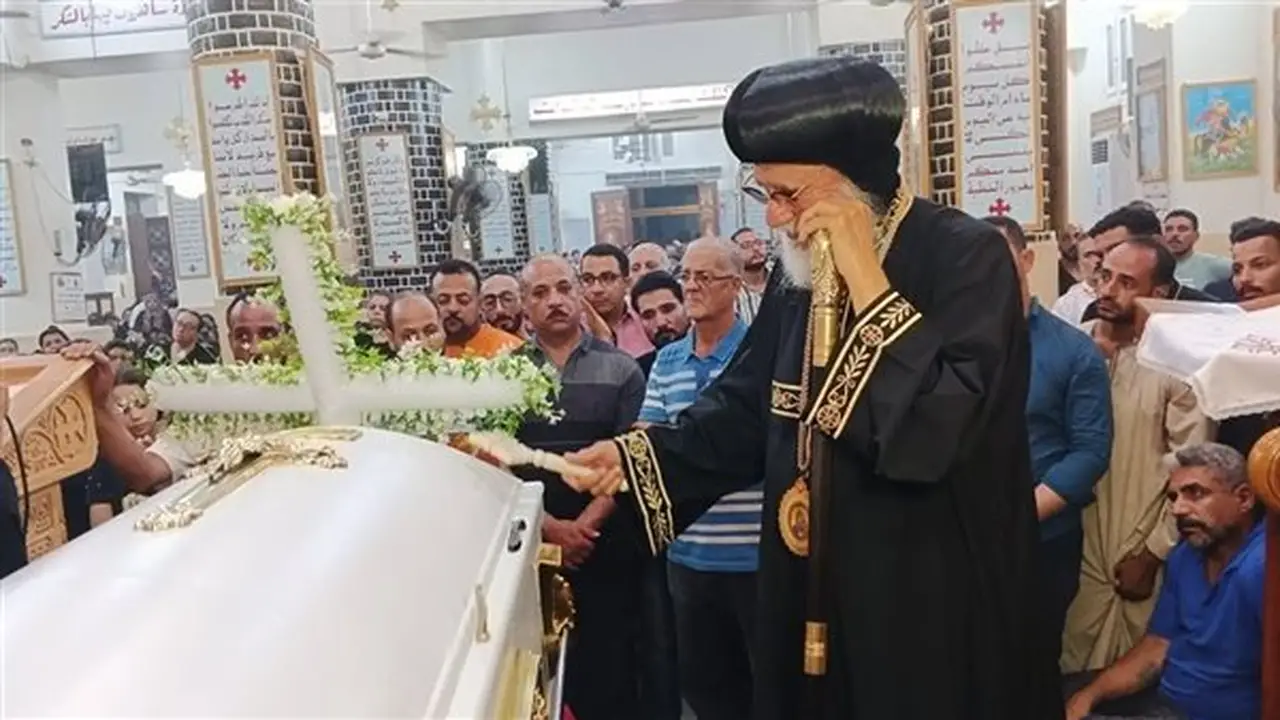 البابا تواضروس يعزي إيبارشية طهطا في وفاة القمص داود حبيب بعد 39 عامًا من الخدمة
