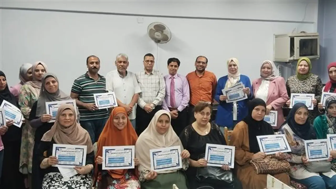 استمرار تدريب المعلمين والطلاب بأسيوط على الذكاء الاصطناعي والتحول الرقمي