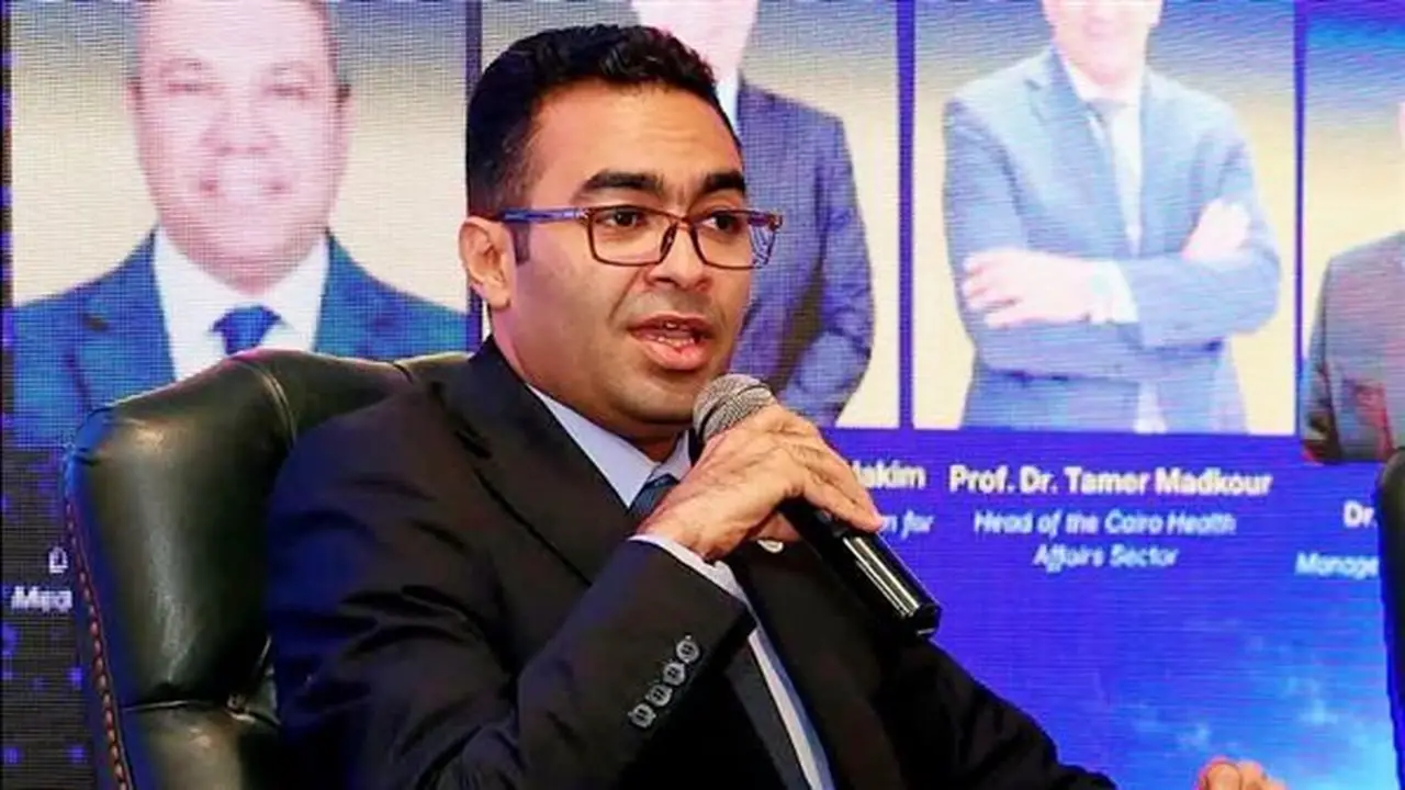 الدكتور أيمن عباس: الصحة النفسية ركيزة أساسية في مستقبل الرعاية الصحية للأطفال