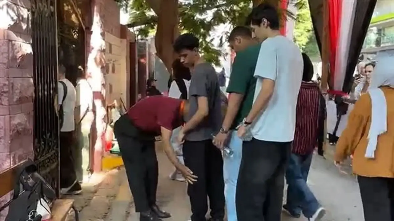 تفتيش شامل لطلاب الثانوية العامة قبل امتحاني الفيزياء والتاريخ في الجيزة