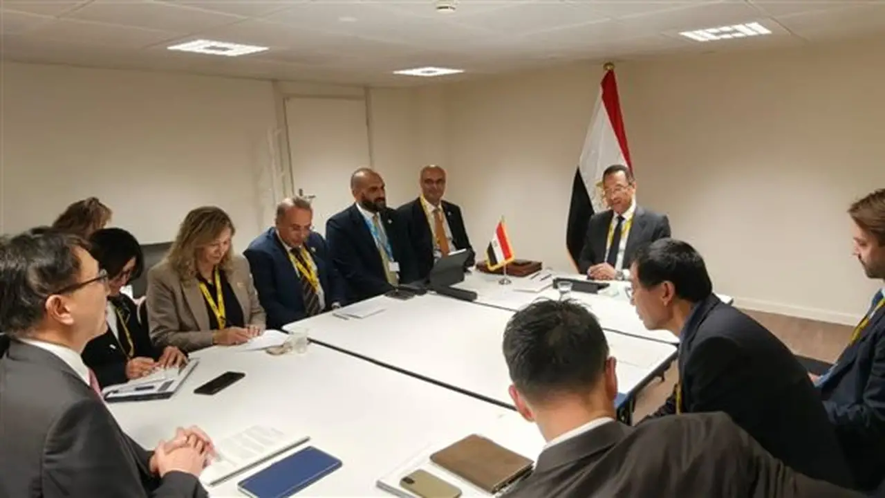 وزير الاتصالات المصري يبحث سبل تعزيز التعاون مع نظيره الكيني