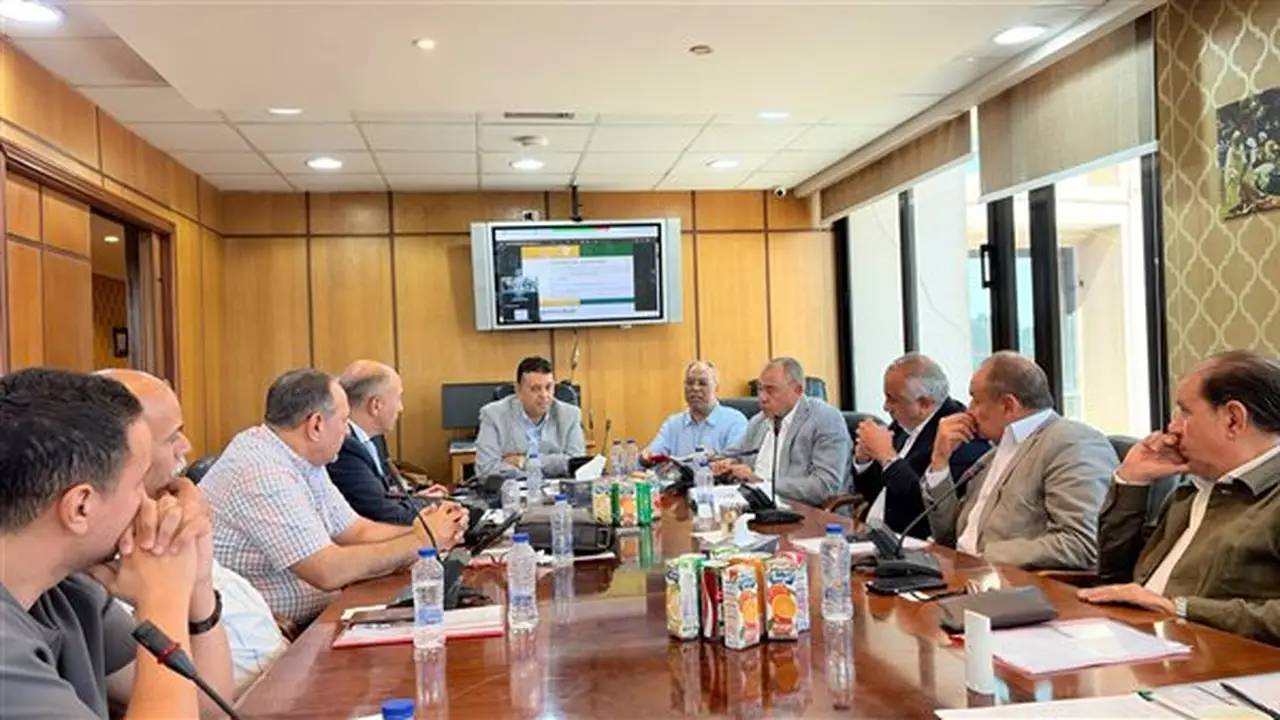 غرفة الصناعات النسيجية تستعرض خطط التوسع في إنشاء محطات الطاقة الشمسية بالمصانع