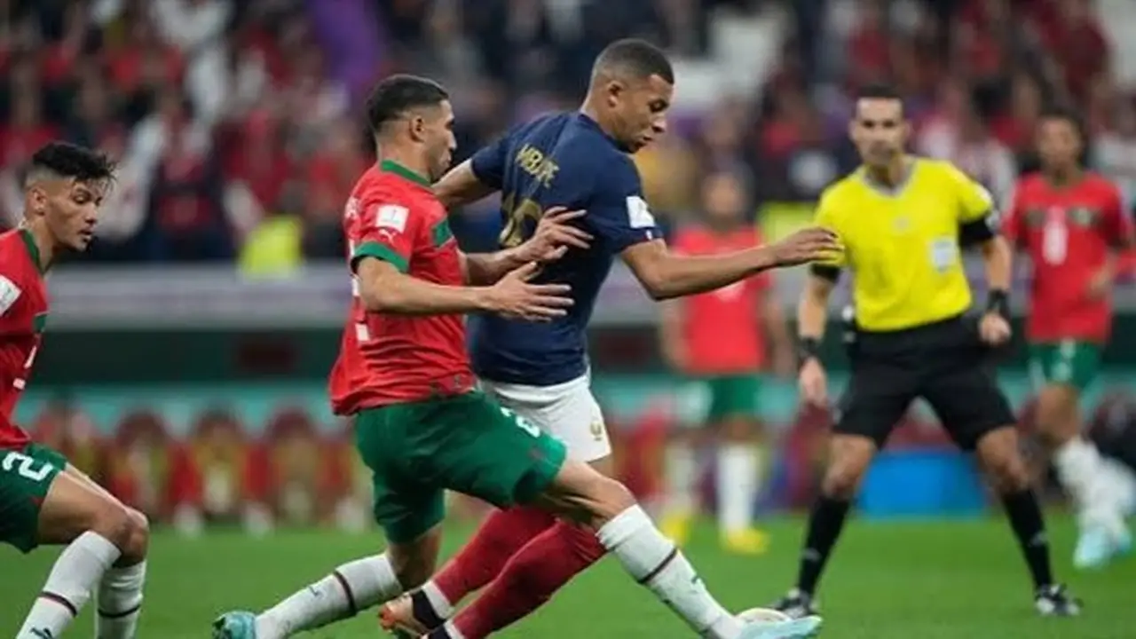 المواجهة المرتقبة: المغرب يواجه فرنسا في ربع نهائي كأس العالم مع قائمة المهددين بالإيقاف