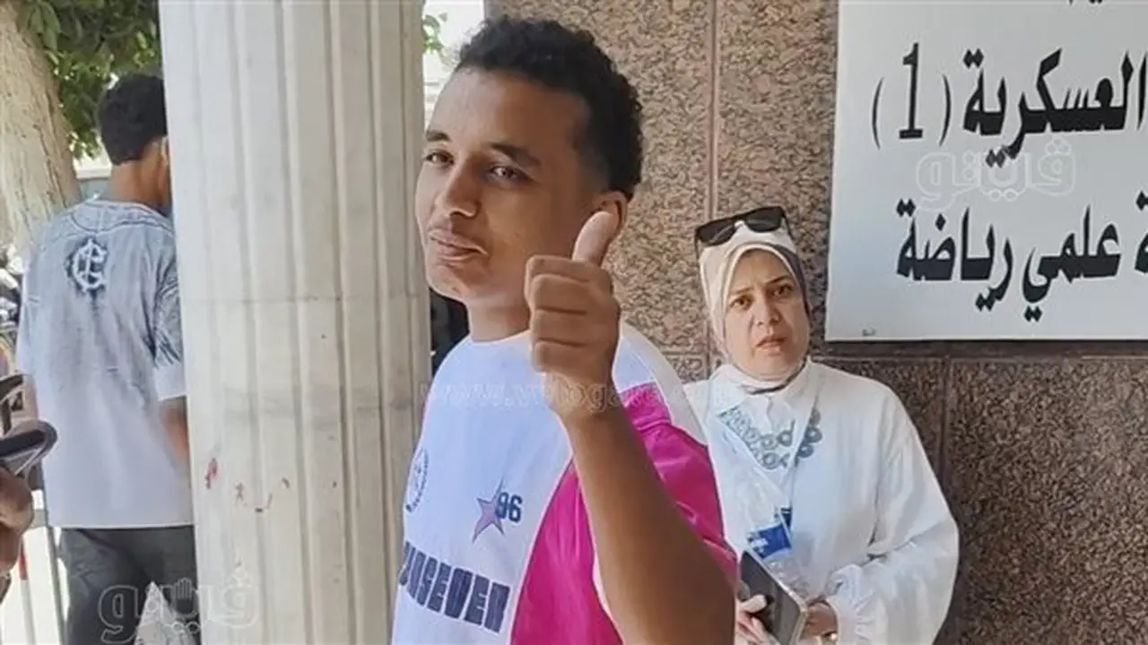 طالب ثانوية عامة ببورسعيد يوجه رسالة دعم لفلسطين وحسام حسن بعد امتحان الفيزياء (فيديو)
