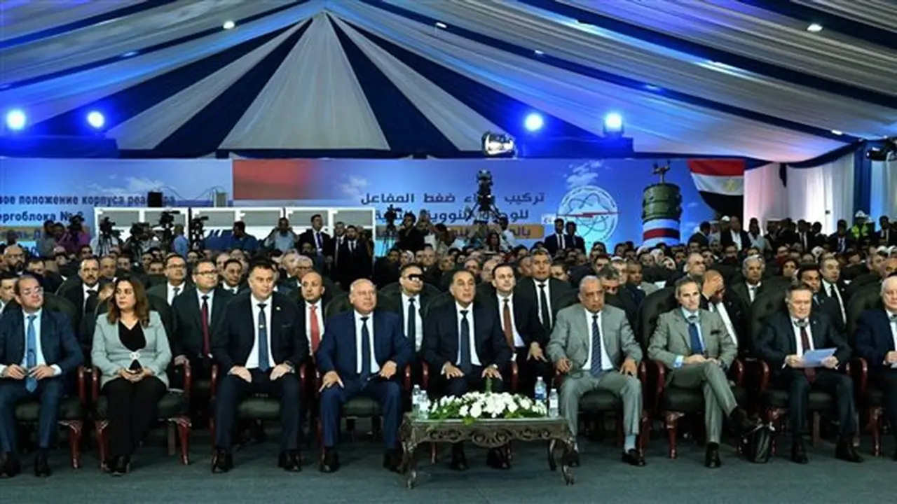 مدبولي يشهد تركيب وعاء ضغط مفاعل الوحدة النووية الثانية في محطة الضبعة