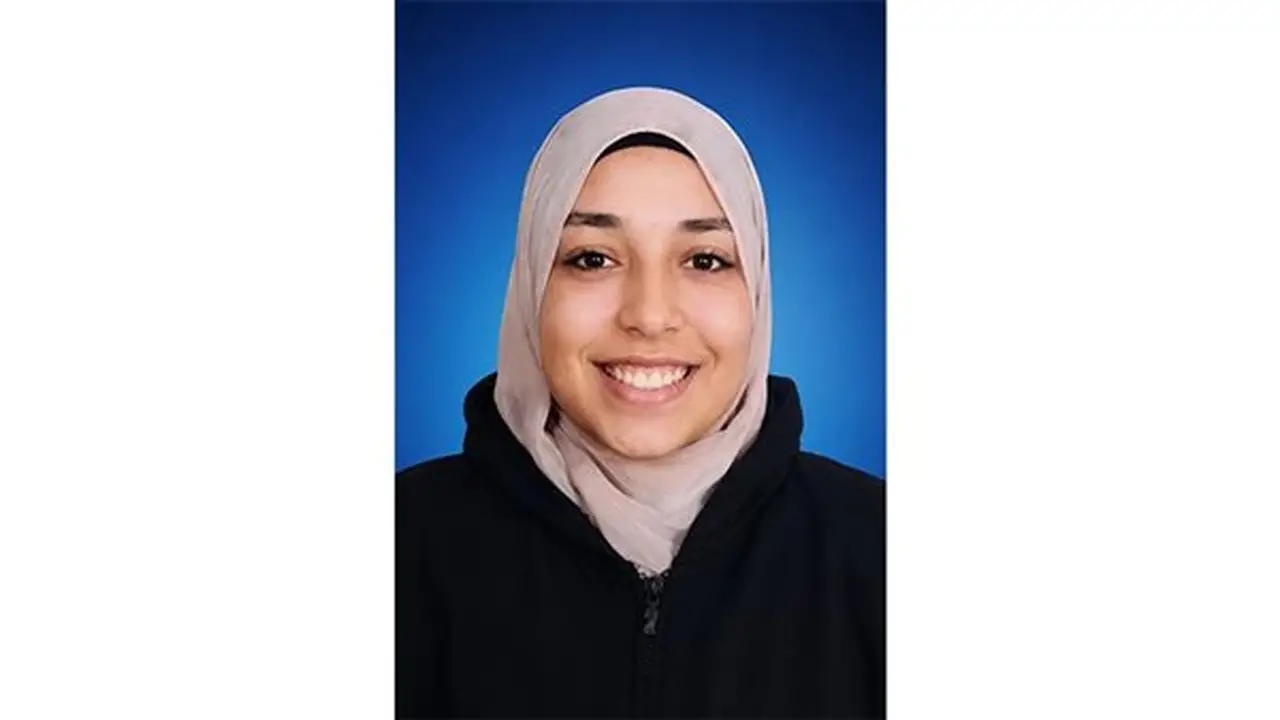محافظ الغربية يهنئ الطالبة باسنت لحصولها على المركز الأول في الدبلومات الفنية على مستوى الجمهورية