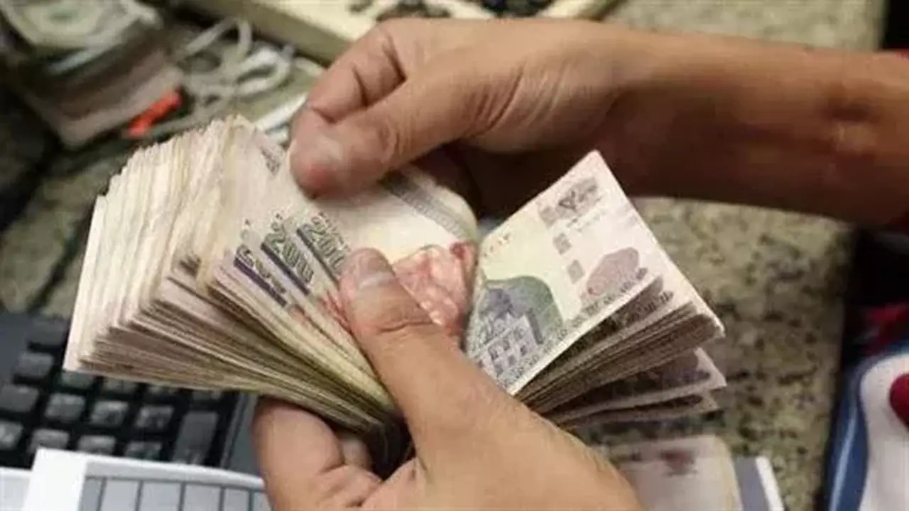 فخري الفقي: توقعات بتراجع التضخم إلى 9.5% ودعوة لزيادة الأجور والمعاشات بنسبة 20% سنويًا حتى 2030