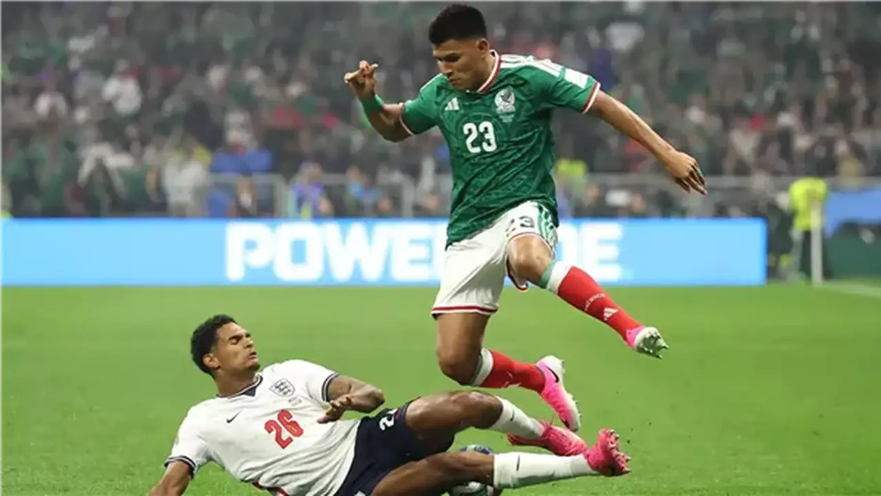 فيفا يقرر إيقاف كوانساه مباراتين بعد طرده أمام المكسيك في كأس العالم