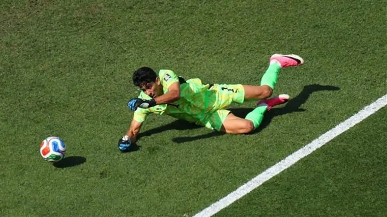 ياسين بونو يحقق إنجازًا تاريخيًا كأكثر حارس تصديًا لركلات الجزاء في كأس العالم