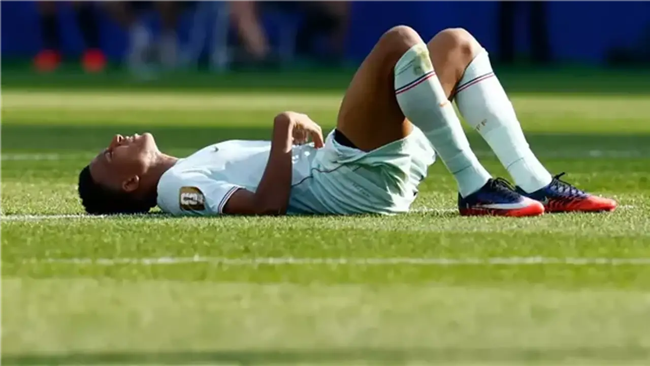 ديشامب يكشف تفاصيل إصابة مبابي بعد استبداله أمام المغرب