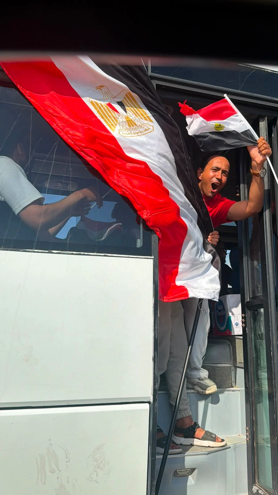 توافد الجماهير توافد الجماهير