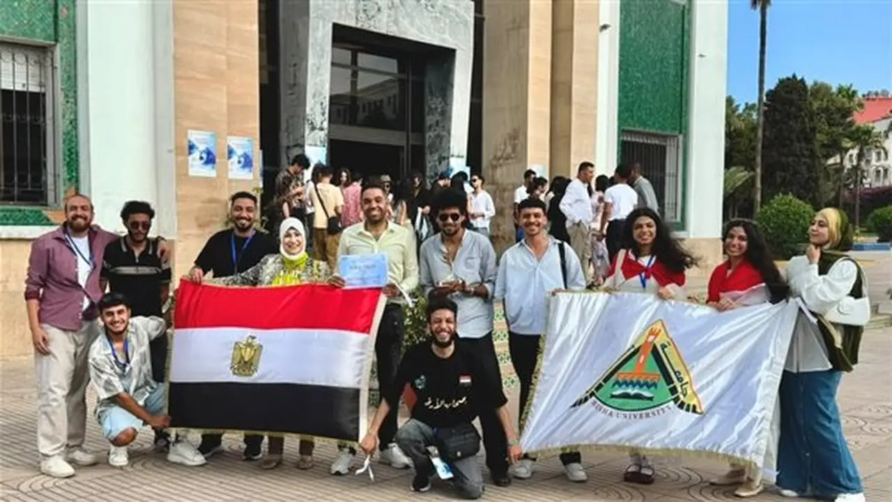 فريق مسرح جامعة بنها يفوز بجائزة لجنة التحكيم في المهرجان الدولي بالمغرب