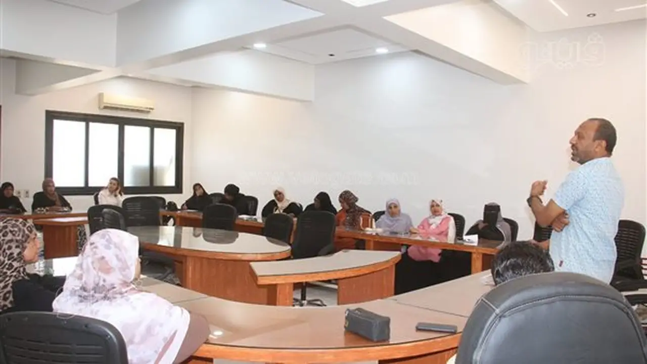 محافظ أسوان يتابع جهود تكافؤ الفرص لدعم المرأة والشباب وذوي الهمم