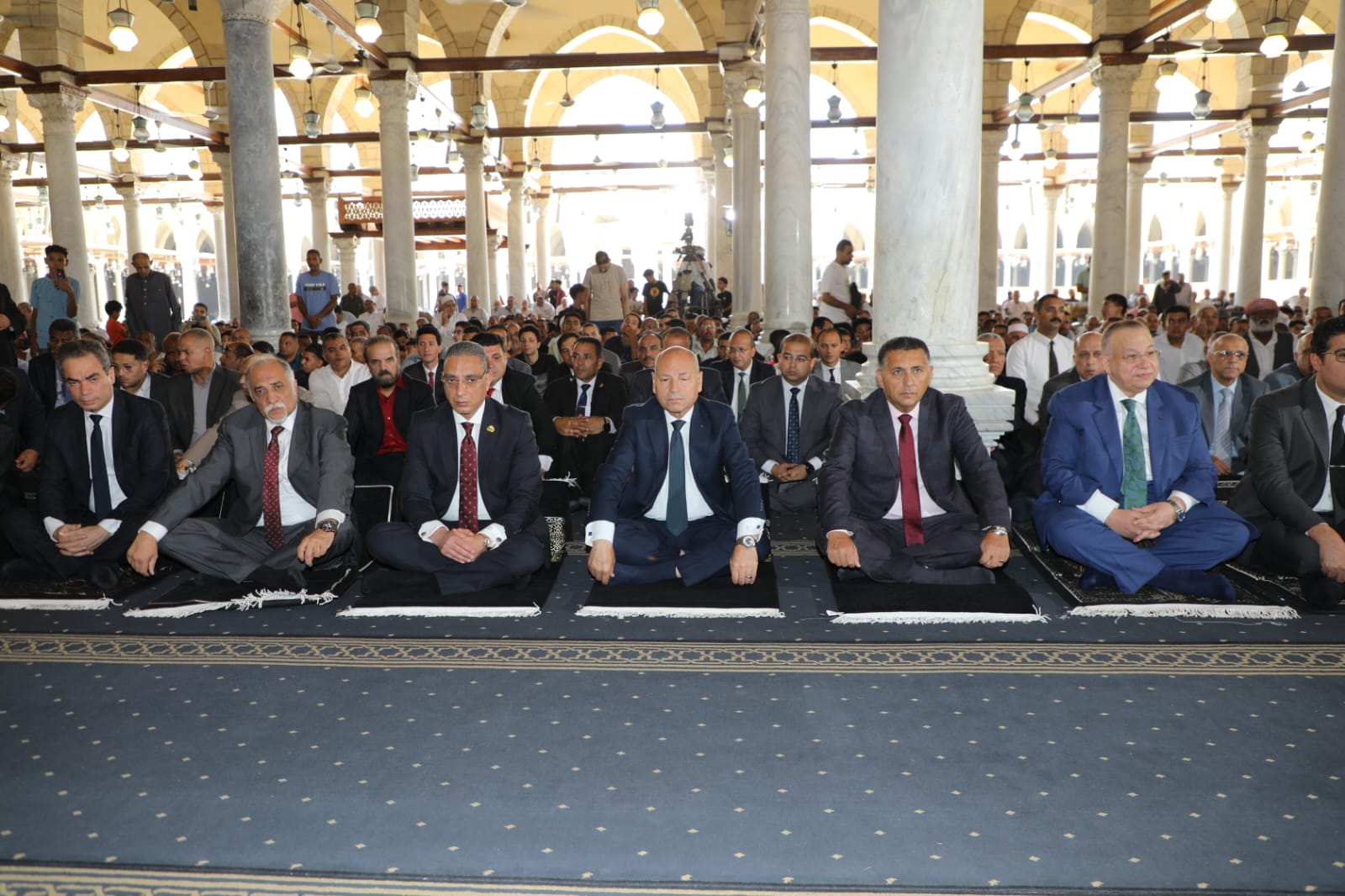 جانب من صلاة الجمعة جانب من صلاة الجمعة