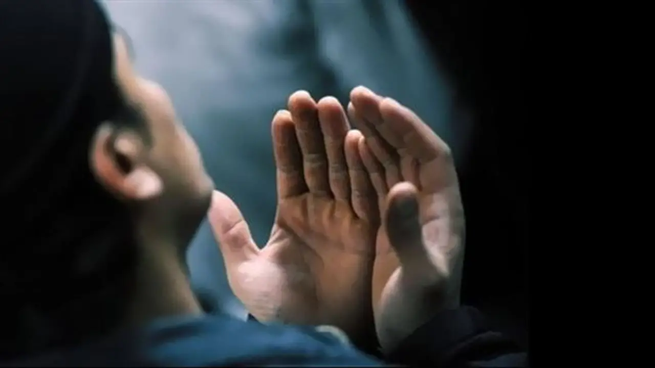 الإفتاء توضح حكم تحديد ساعة إجابة الدعاء يوم الجمعة