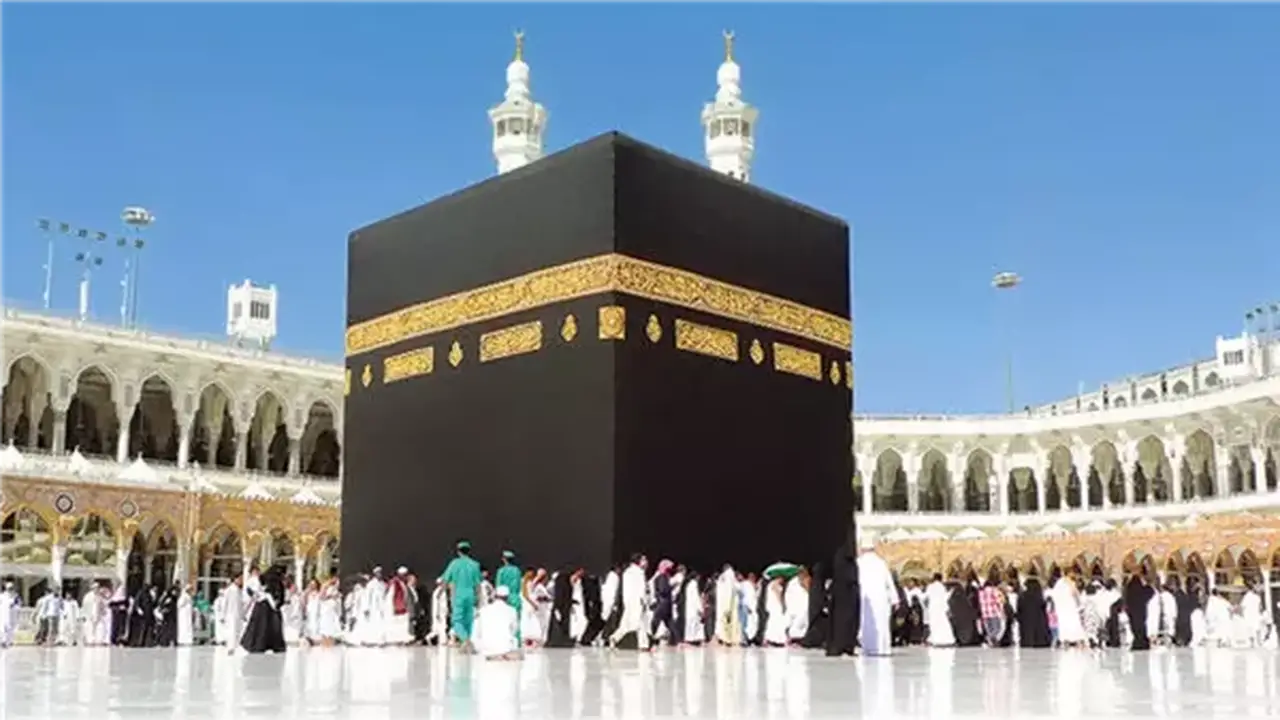 خطيب المسجد الحرام: معية الله للمؤمنين خير زاد والتقوى سبيلاً للسكينة