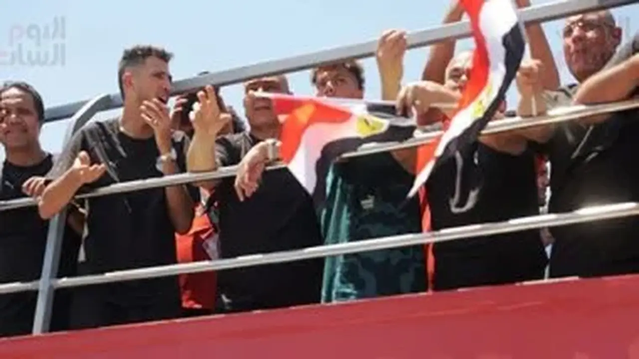 احتفالات جماهيرية حاشدة تستقبل منتخب مصر في العلمين بعد إنجاز كأس العالم