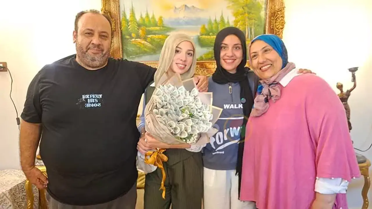 لميس.. الطالبة التي حققت حلمها في التعليم الفني وتصدرت الدبلومات الفنية في السويس (صور)