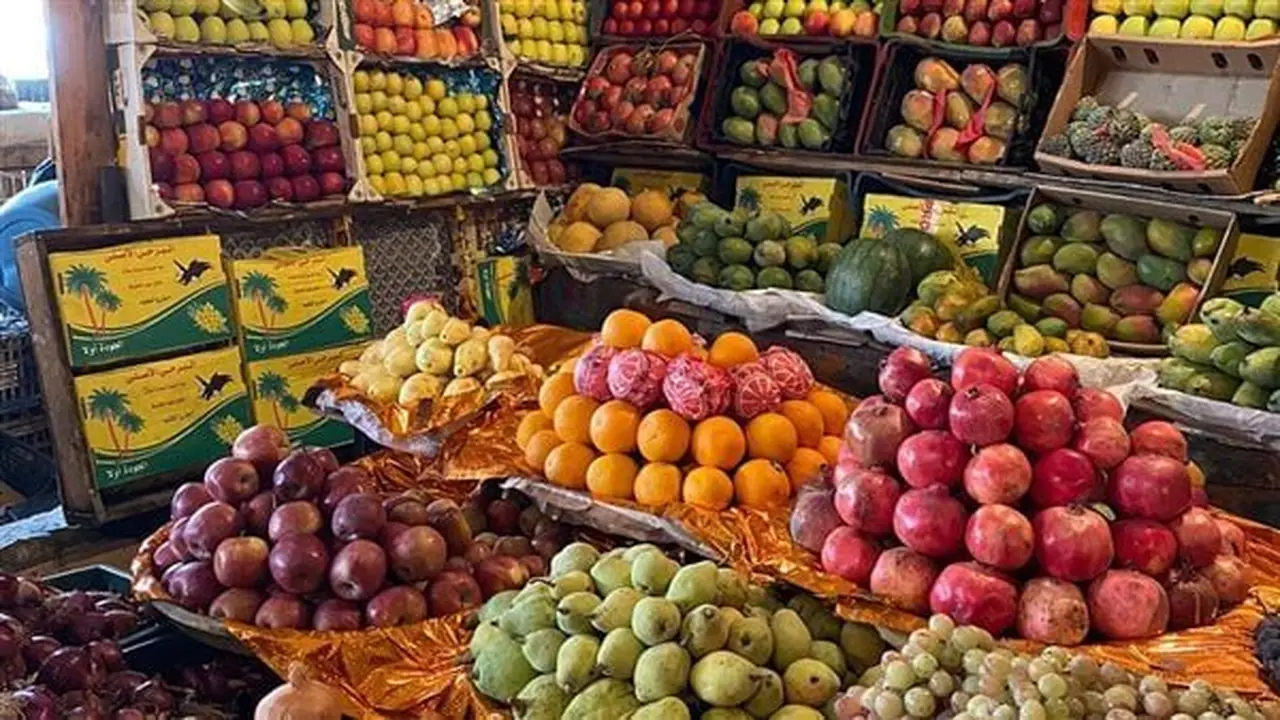 أسعار الفاكهة اليوم السبت: ارتفاع التفاح البلدي 10 جنيهات وانخفاض جديد في العنب