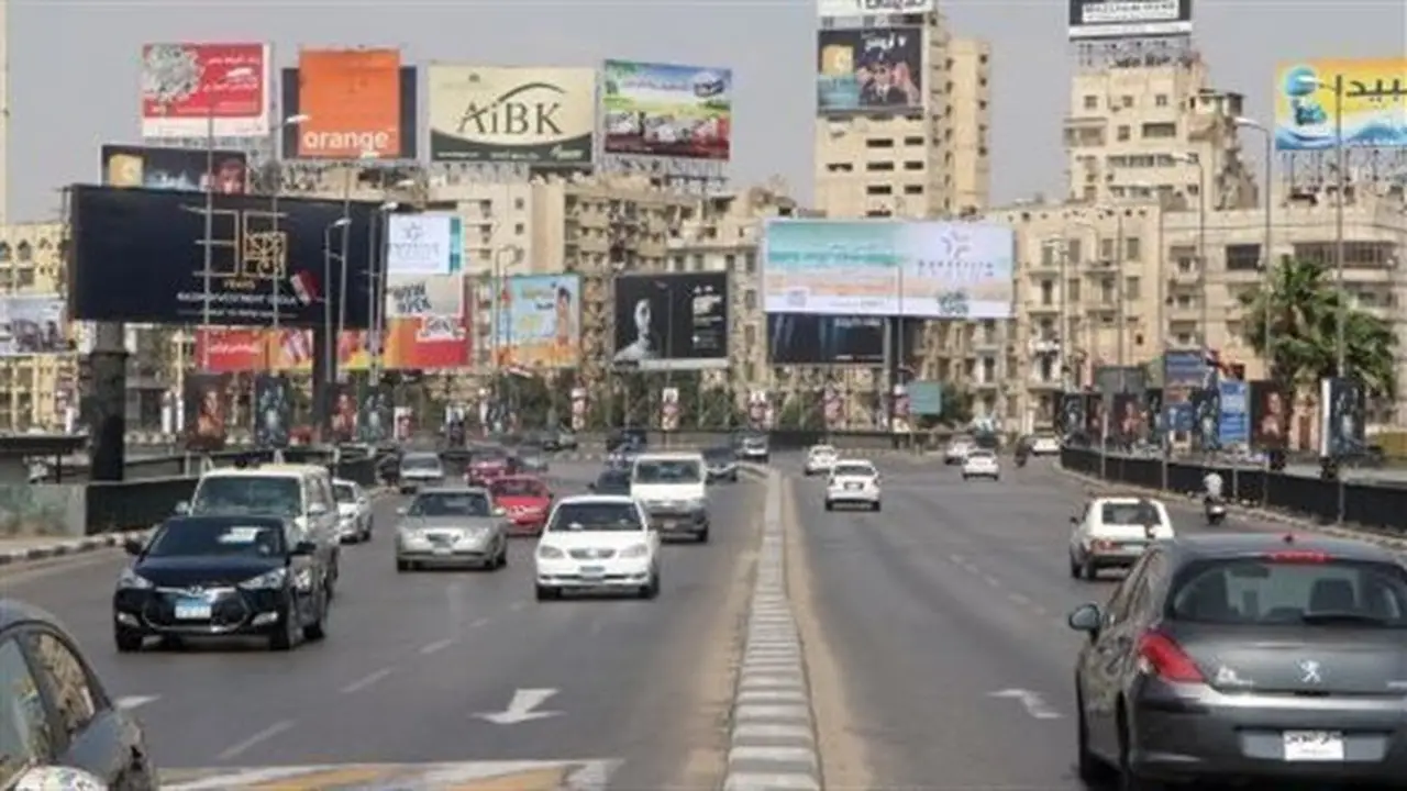 حالة المرور اليوم في القاهرة والجيزة والقليوبية: انتظام بالمحاور وزحام في الهرم وفيصل