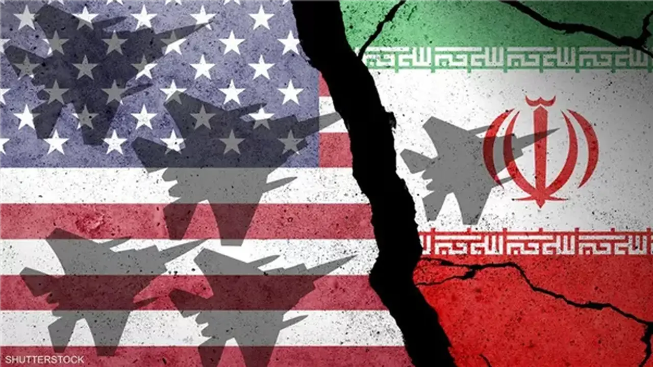 إيران تهدد باستهداف مينائي جبل علي وحيفا ردًا على الهجمات الأمريكية