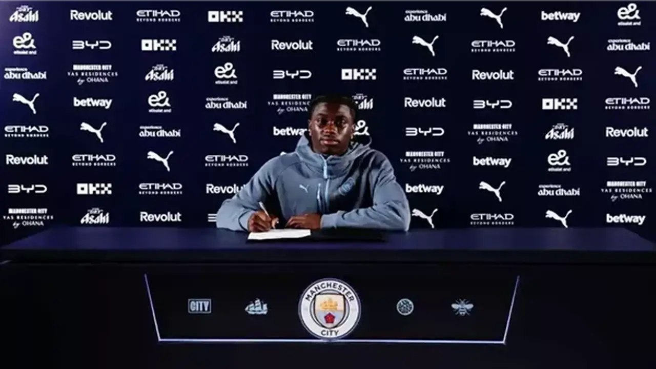 مانشستر سيتي يعلن عن صفقة جيريمي مونجا الشاب